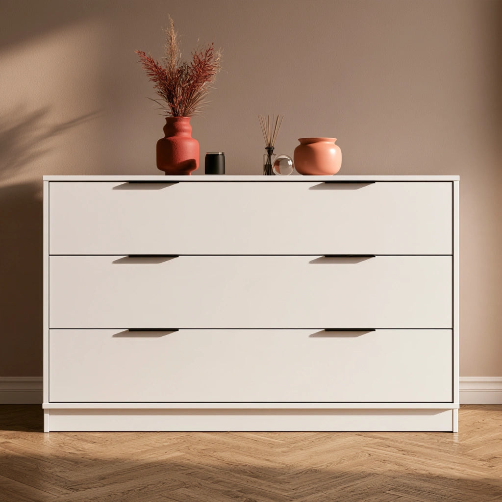 Kommode mit Schubladen, mit klarer Formgebung, mit vier Schubladen, Farbe: weiß